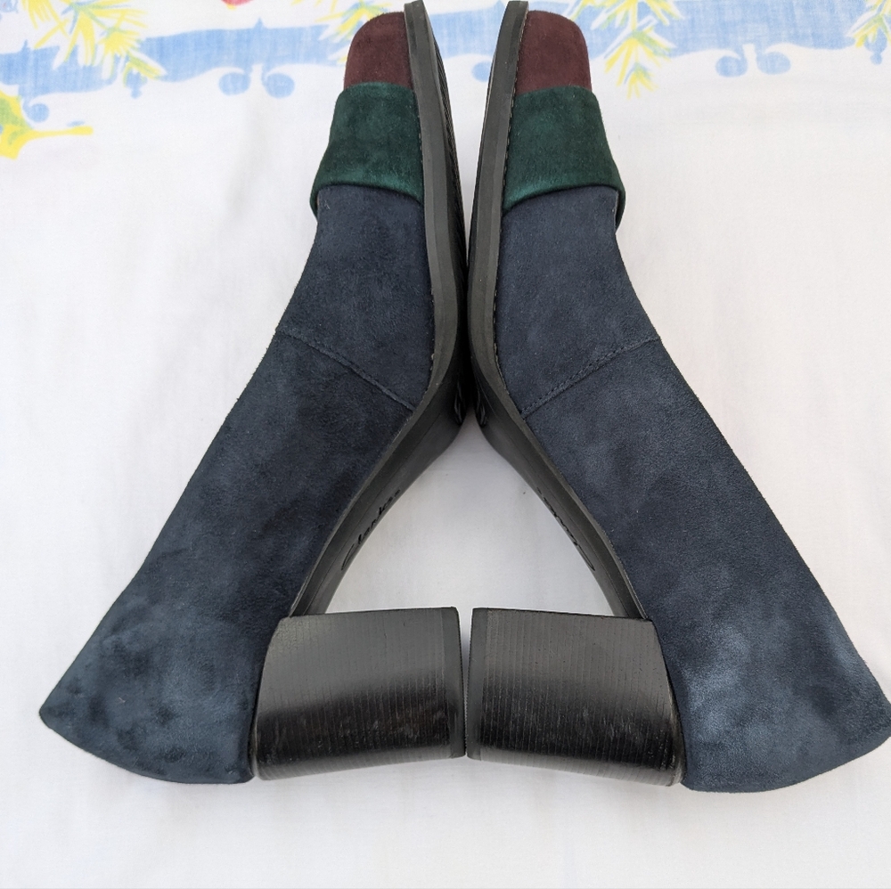 CLARKS 7.5 Artisan Suede Tarah Brae Colorblock Navy Blue Green Block Heels Pumps - Picture 14 of 14